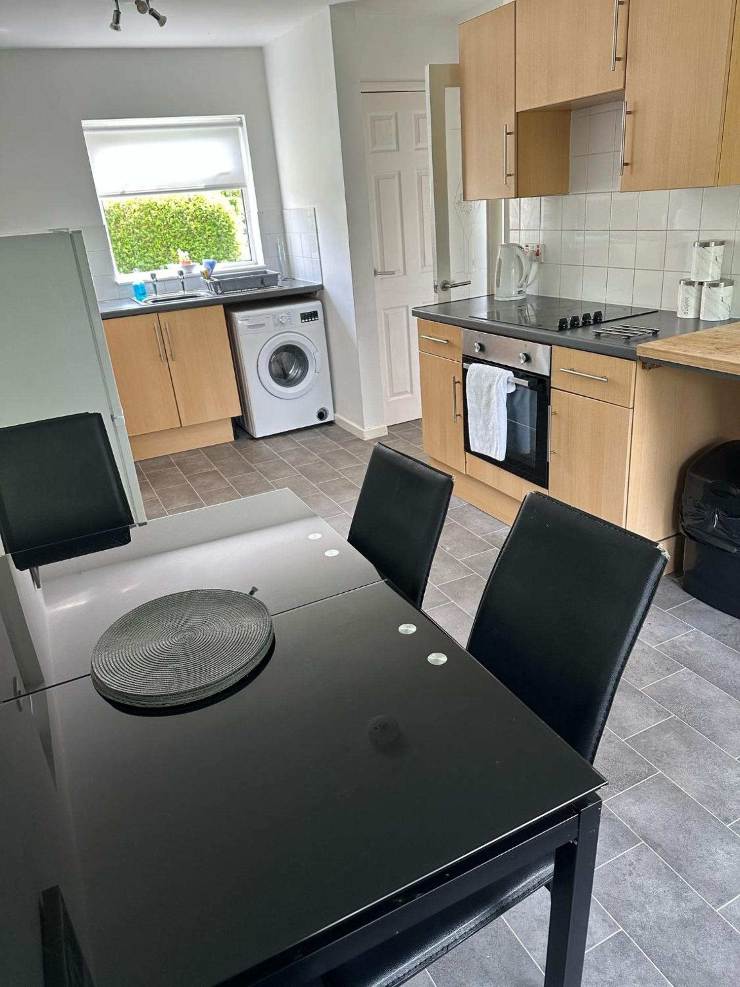 House Number 8 Sleeps Up To 6 People With Smart Tvs In Every Room Wellington  Buitenkant foto